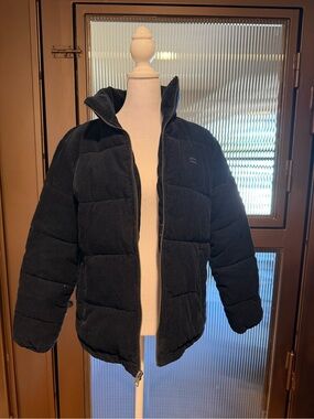 Levi’s High Neck Corduroy Puffer Jacket